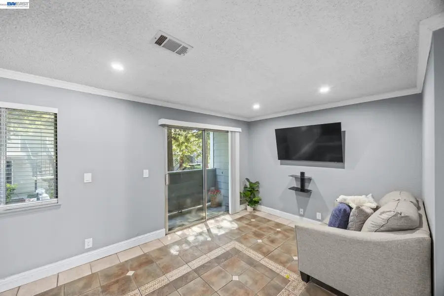29627 Desert Oak Ct #26, Hayward, CA 94544 - #3