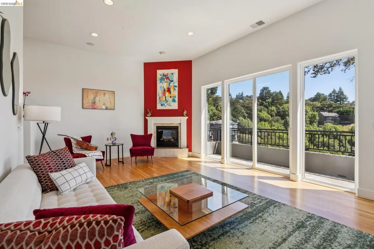6153 Girvin Dr, Oakland, CA 94611 - #1
