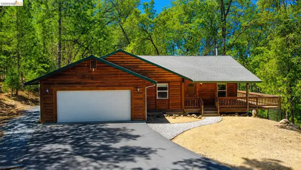21181 Phoenix Lake Rd, Sonora, CA 95370