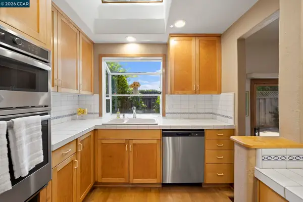 425 Logan St, Santa Cruz, CA 95062