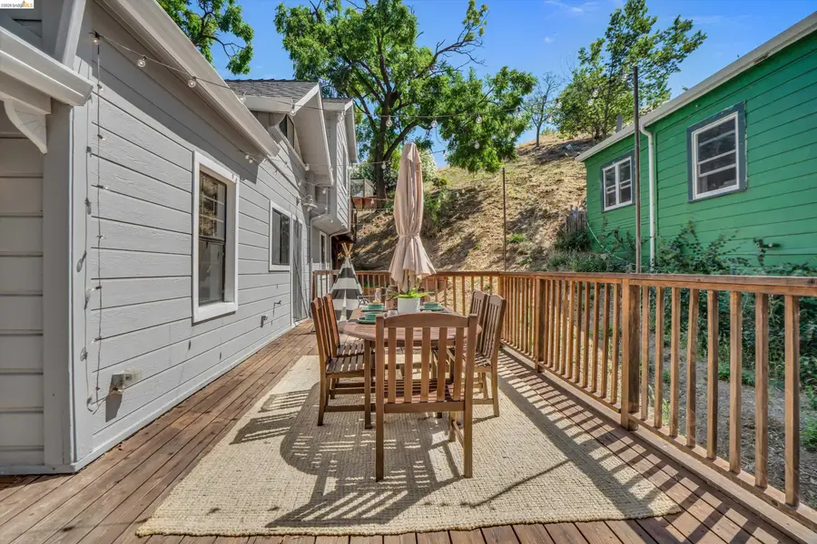 12 Erskine St, Port Costa, CA 94569 - #3