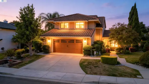 5922 Charter Oaks Dr, Castro Valley, CA 94552