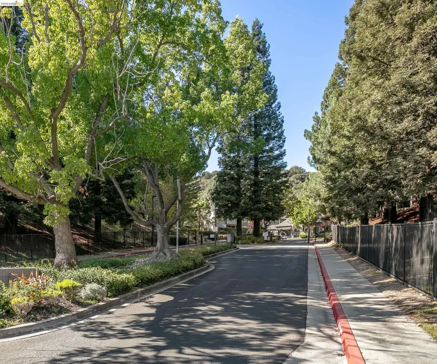 660 Canyon Oaks Dr #B, Oakland, CA 94605 - #2