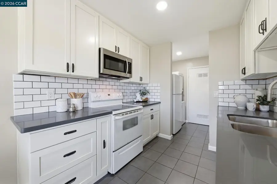 2332 D St, Hayward, CA 94541 - #3