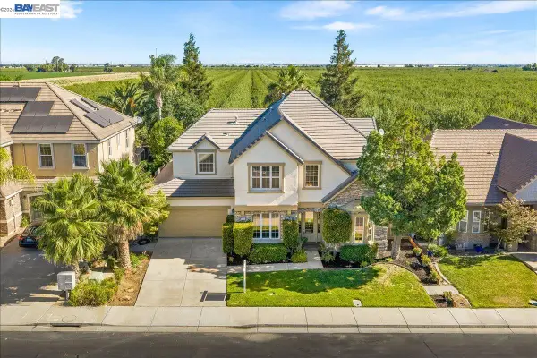 1461 Biarritz St, Tracy, CA 95304