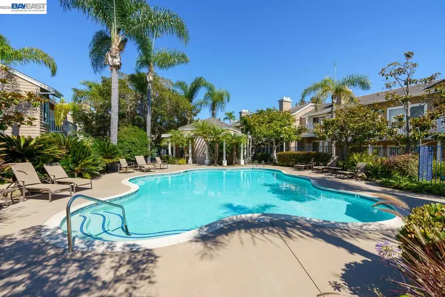 8591 Via Mallorca #F, La Jolla, CA 92037 - #2