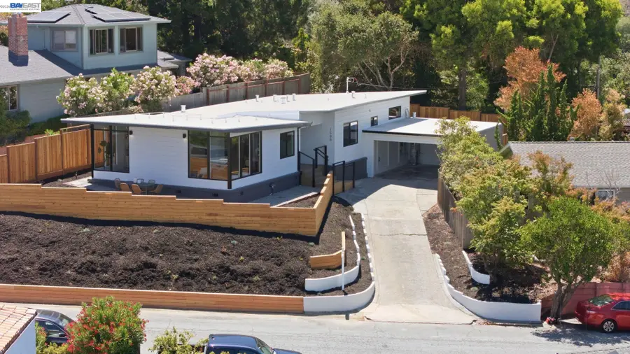 1588 Molitor Rd, Belmont, CA 94002 - #2