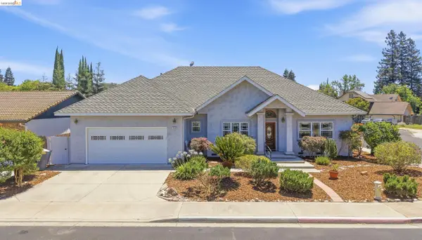 1245 David Dr, Oakdale, CA 95361