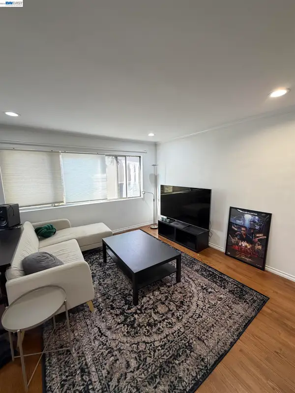 1015 N Kings Rd #309, West Hollywood, CA 90069