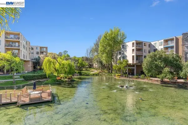 430 N Civic Dr #208, Walnut Creek, CA 94596