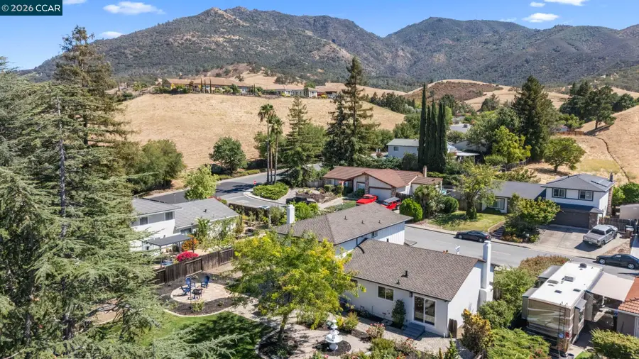 2 El Molino Dr, Clayton, CA 94517 - #2