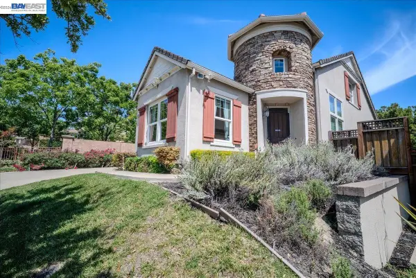 2560 Calabria Ct, Dublin, CA 94568