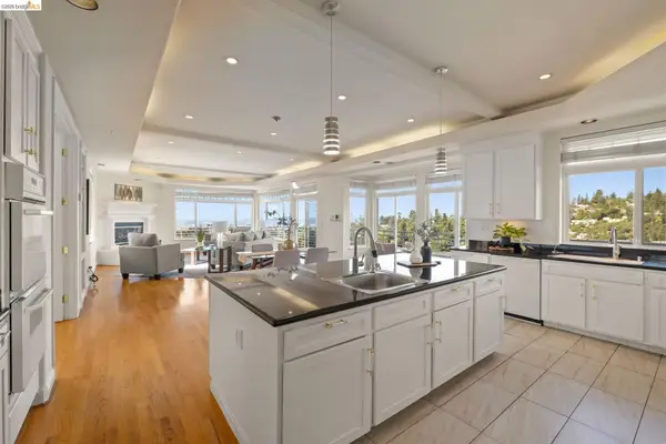6070 Mazuela Dr, Oakland, CA 94611