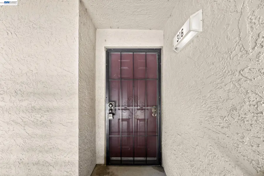 29588 Vanderbilt St #316, Hayward, CA 94544 - #2