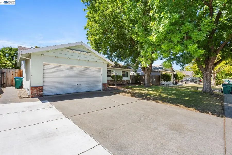 316 E Canterbury Dr., Stockton, CA 95207 - #3