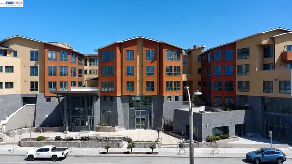 3535 Wawona St #315, San Francisco, CA 94116