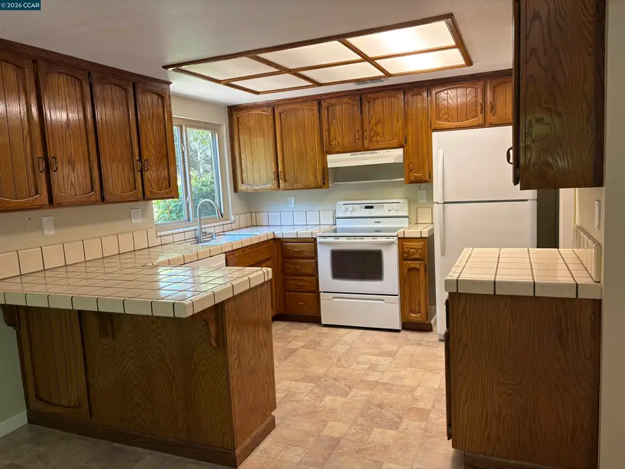 6447 Montez Ct, Citrus Heights, CA 95621 - #2
