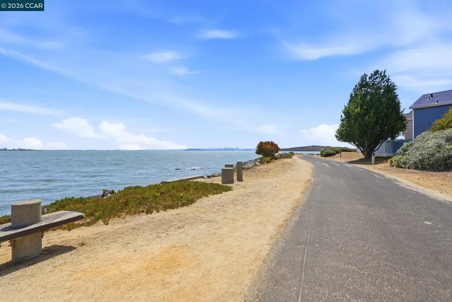 11 Seabreeze Dr, Richmond, CA 94804 - #3
