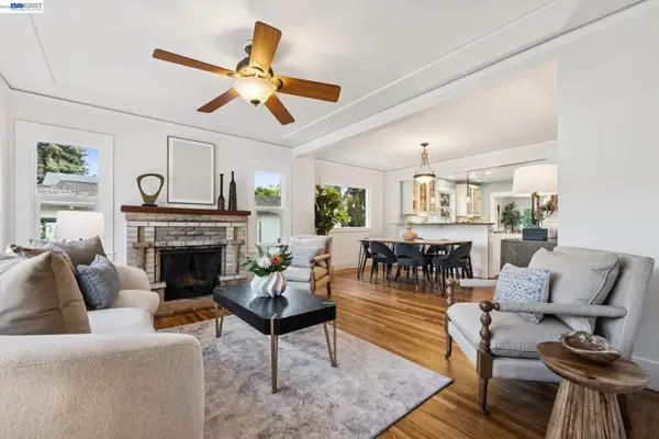 10907 Julius St, Oakland, CA 94605