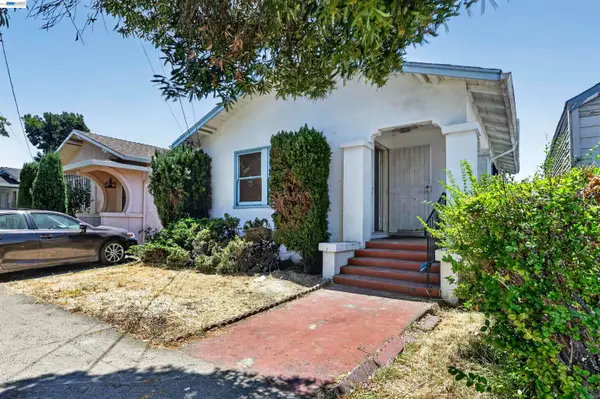 7015 Holly St, Oakland, CA 94621