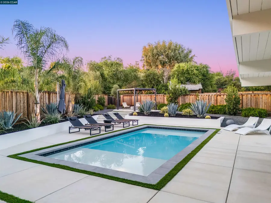 1279 Lancashire Dr, Concord, CA 94518 - #2