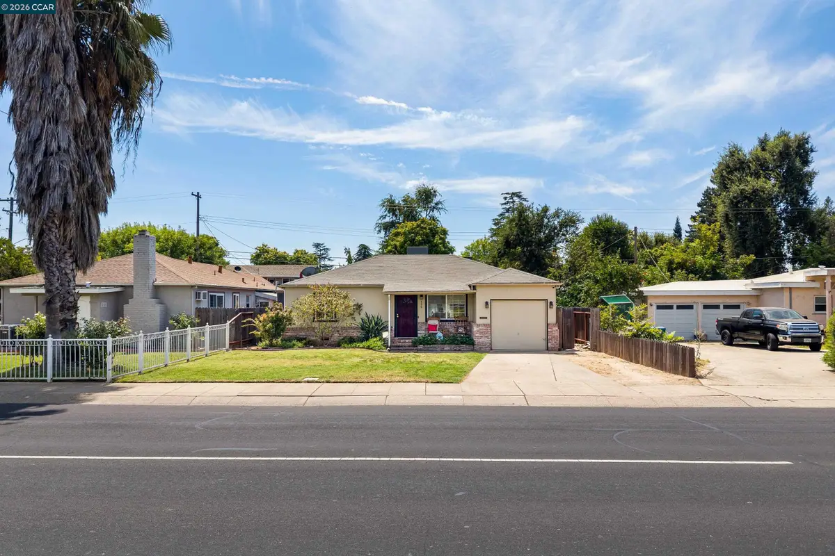 606 W Turner Rd, Lodi, CA 95240 - #1