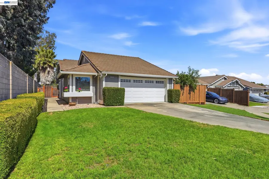 38109 Iris Court, Newark, CA 94560 - #2