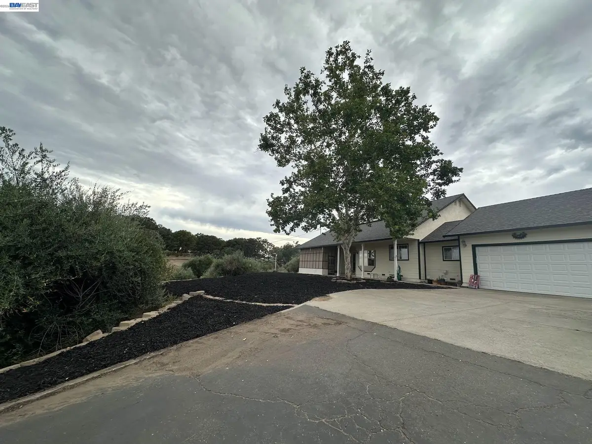 8060 Chardonnay Pl, Valley Springs, CA 95252 - #1