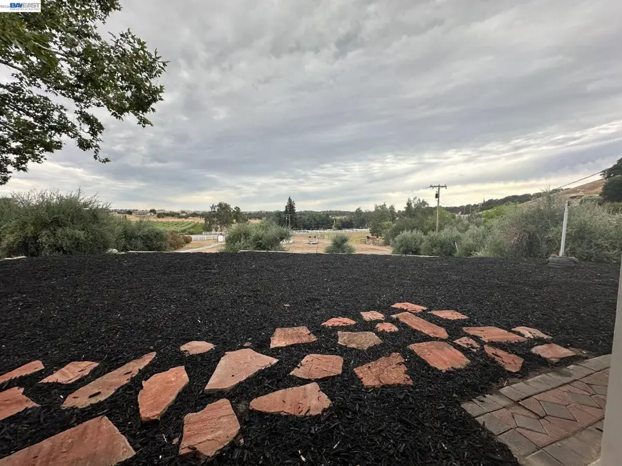 8060 Chardonnay Pl, Valley Springs, CA 95252 - #2