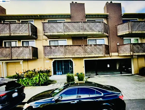 2868 38 #8, Oakland, CA 94619