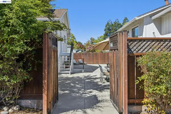3851 Vineyard Ave, Pleasanton, CA 94566