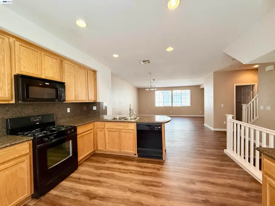 420 Summer Ln, Richmond, CA 94806 - #2