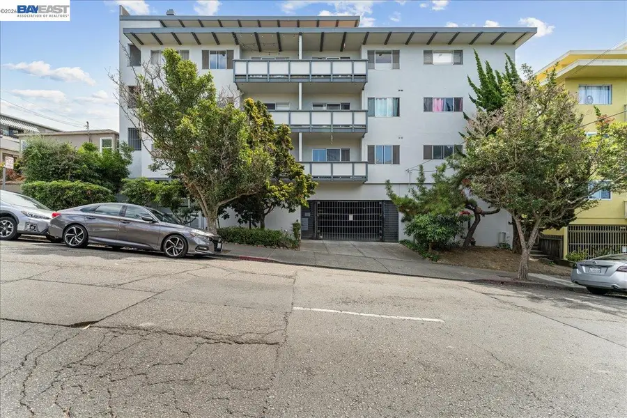 3768 Harrison St #101, Oakland, CA 94611 - #2