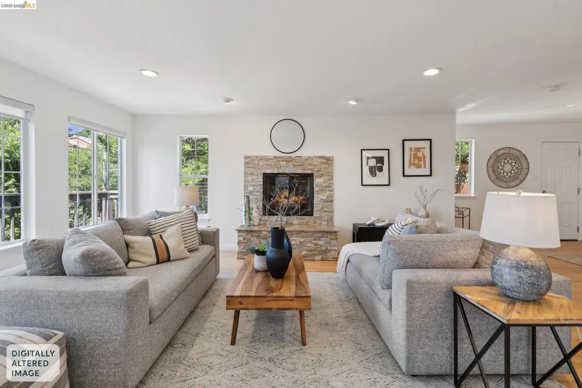 2170 Arrowhead Dr, Oakland, CA 94611 - #1