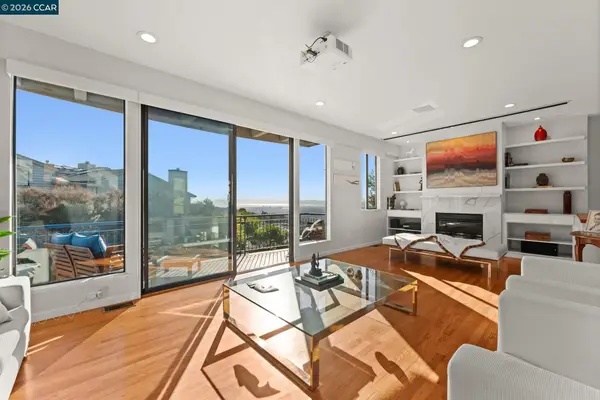 5 Schooner Hill, Oakland, CA 94618