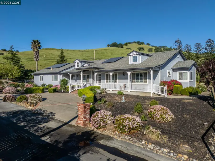 8106 Marsh Creek Rd, Clayton, CA 94517 - #3