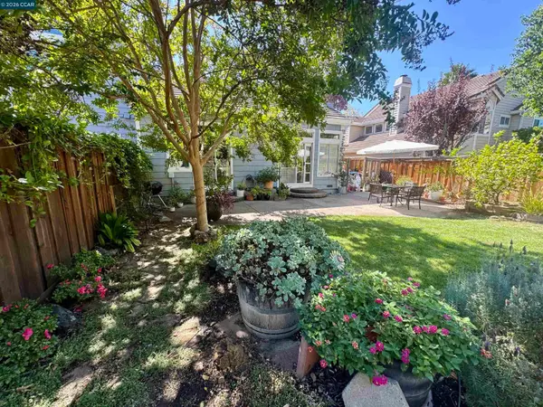 1725 Indian Wells Way, Clayton, CA 94517