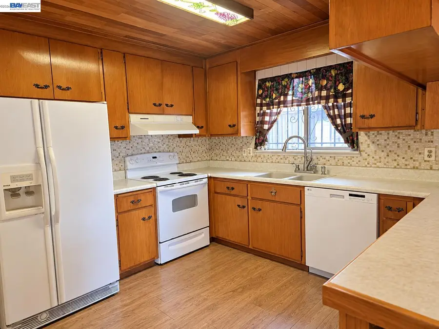 230 Flanders Ct, San Lorenzo, CA 94541 - #3