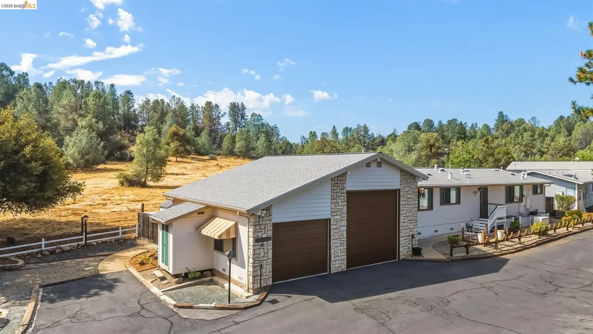 22880 Parkwood Dr, Groveland, CA 95321 - #1