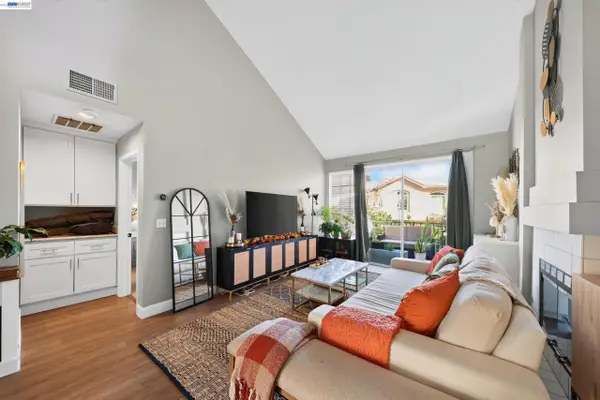 7773 Tuscany Dr, Dublin, CA 94568