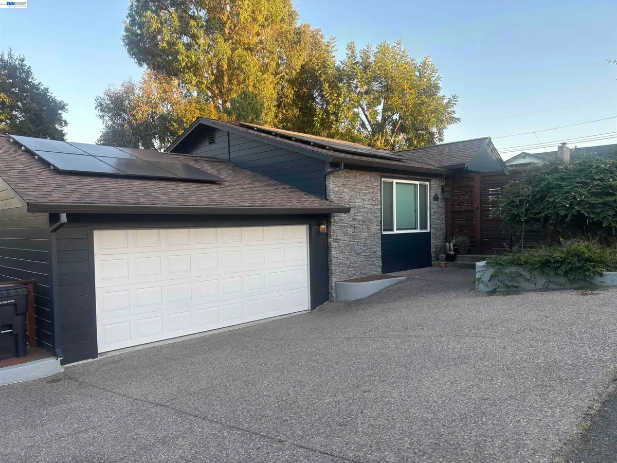 2196 Bright Pl., Fairview, CA 94541 - #1