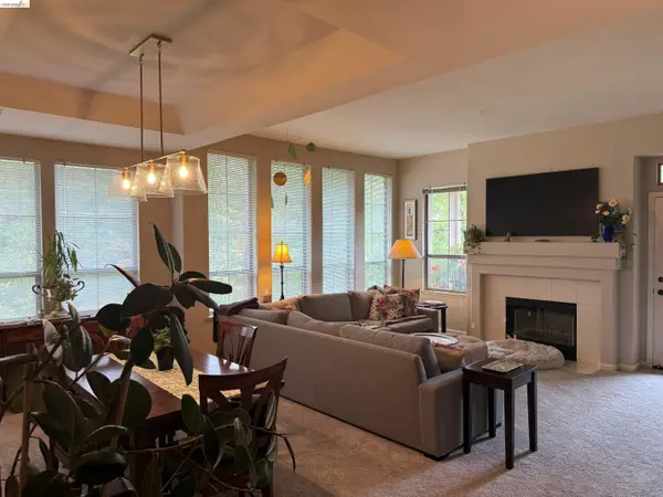5913 Horsemans Canyon Dr #1C, Walnut Creek, CA 94595