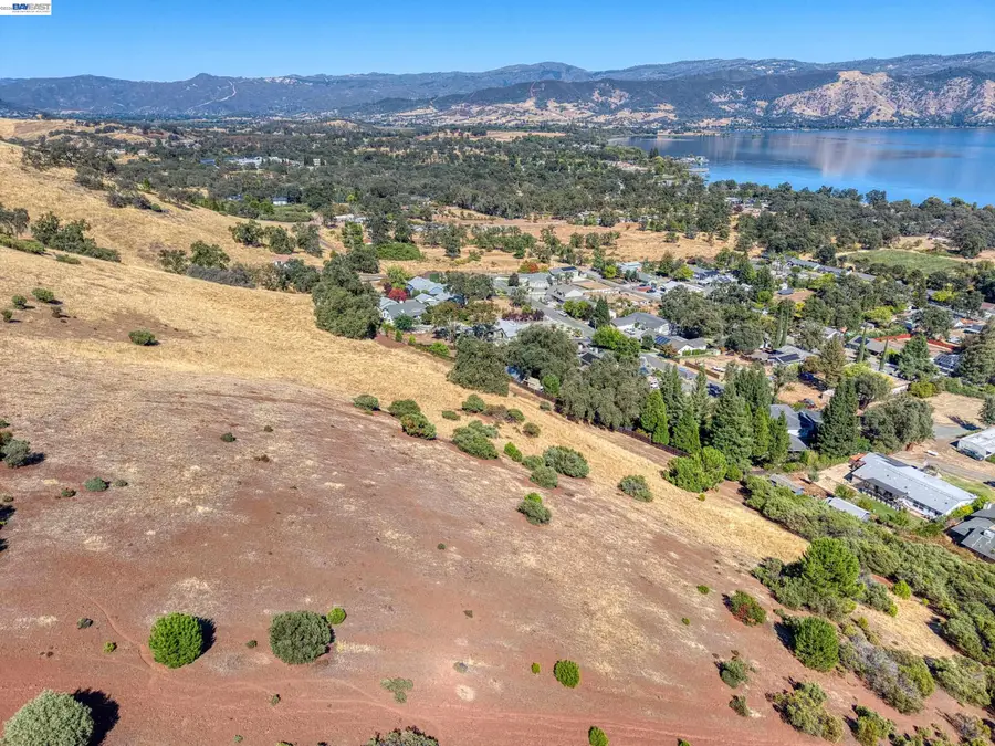 4384 Mountainview Dr, Lakeport, CA 95453 - #3