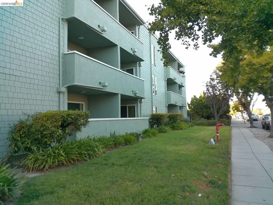 325 Kitty Hawk Rd #304, Alameda, CA 94501 - #3