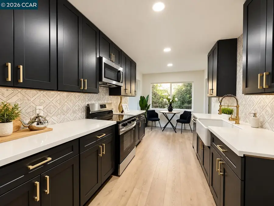 9421 Castlewood Street, Oakland, CA 94605 - #2