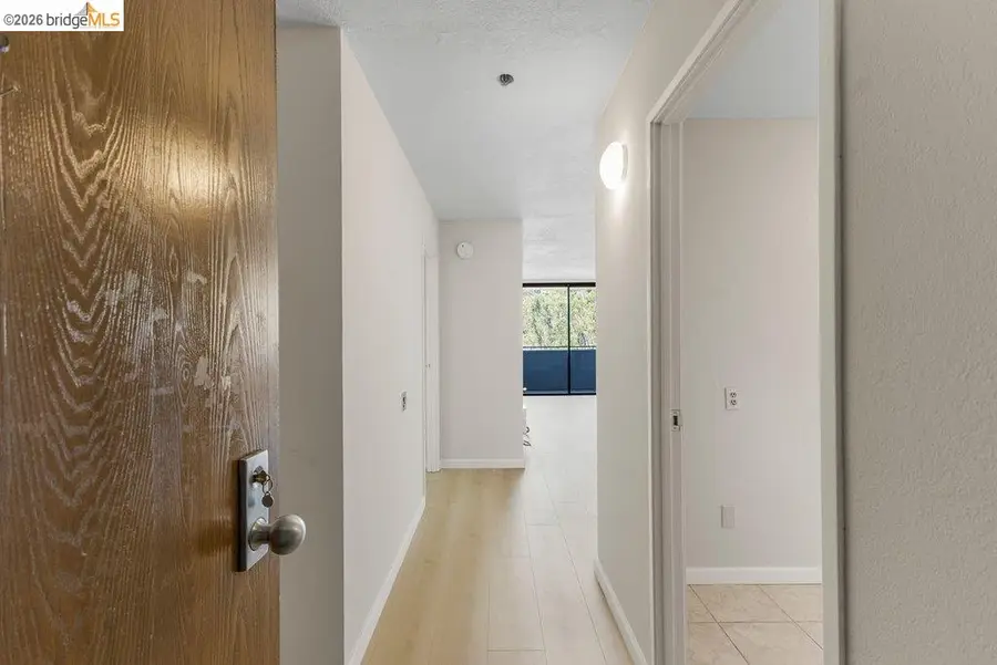 555 Pierce St #804, Albany, CA 94706 - #2