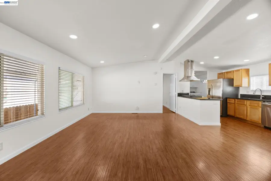 812 W Clover Rd #SPC 64, Tracy, CA 95376 - #2