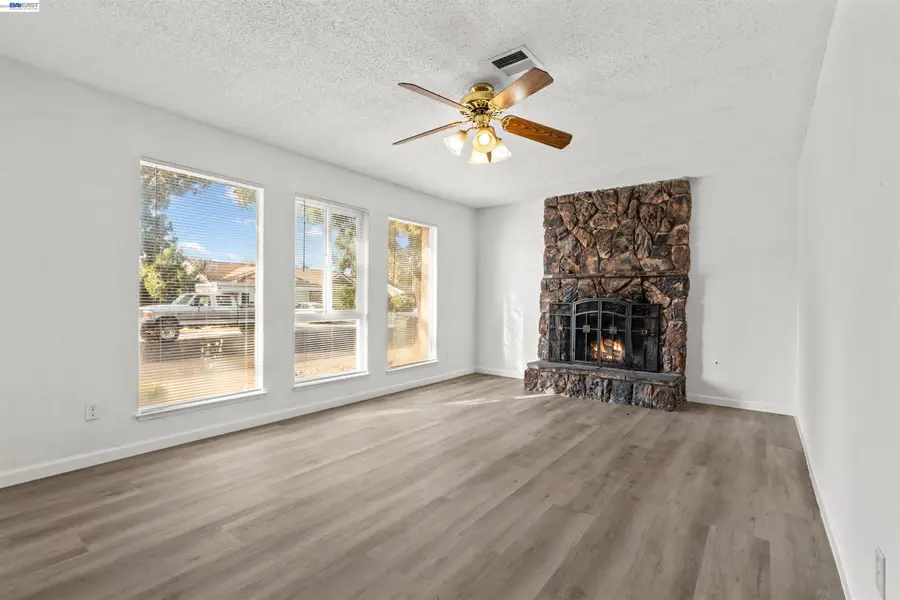 2709 Albion Way, Modesto, CA 95358 - #2