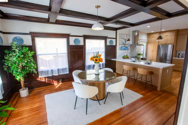 5726 Claremont, Oakland, CA 94618