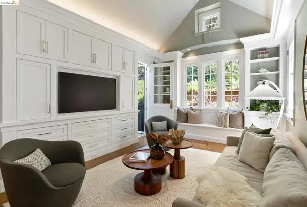 73 Oakmont Ave, Piedmont, CA 94610